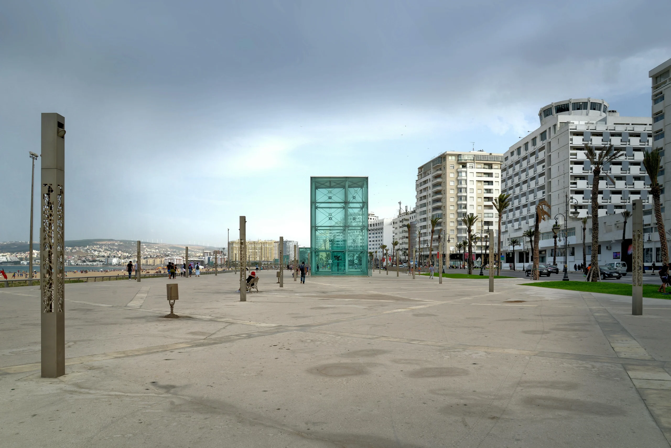 Vista panorámica de Tánger con calles tradicionales y arquitectura marroquí.